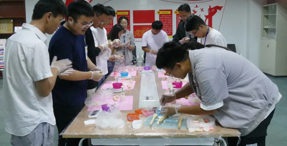 沖床廠(chǎng)做月餅